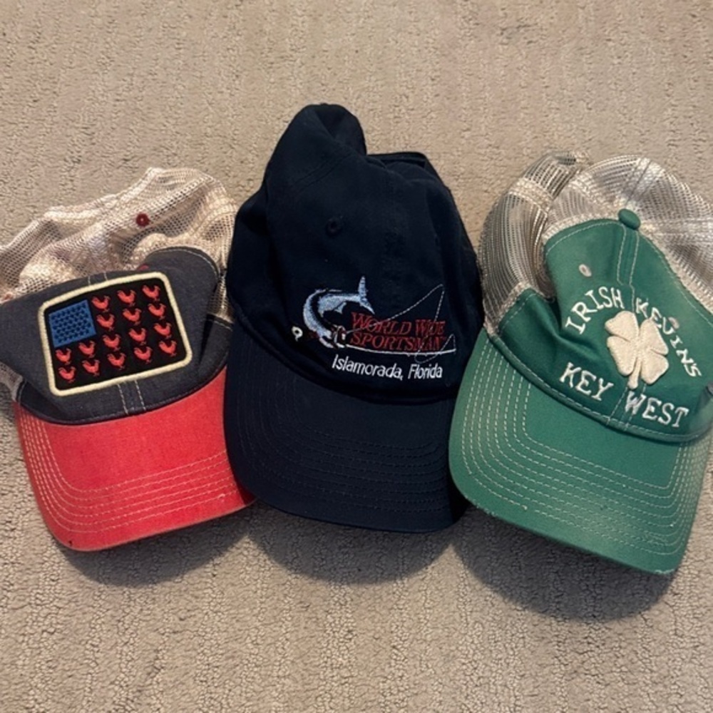 Bundle of 3 Florida Keys Graphic Baseball Caps. Like New! 🌴